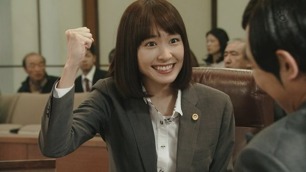 让别人看着我们做剧照1